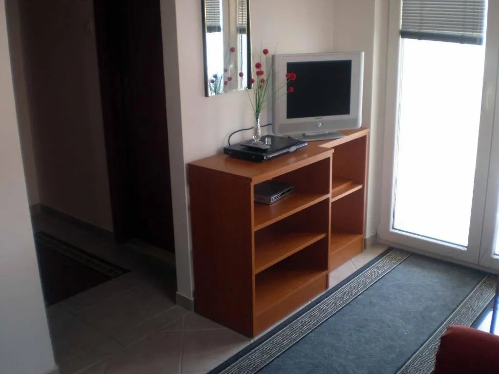 Signet Nv - Apartment For 2-3 Persons With Balcony Novi Vinodolski 0*,  Croatia