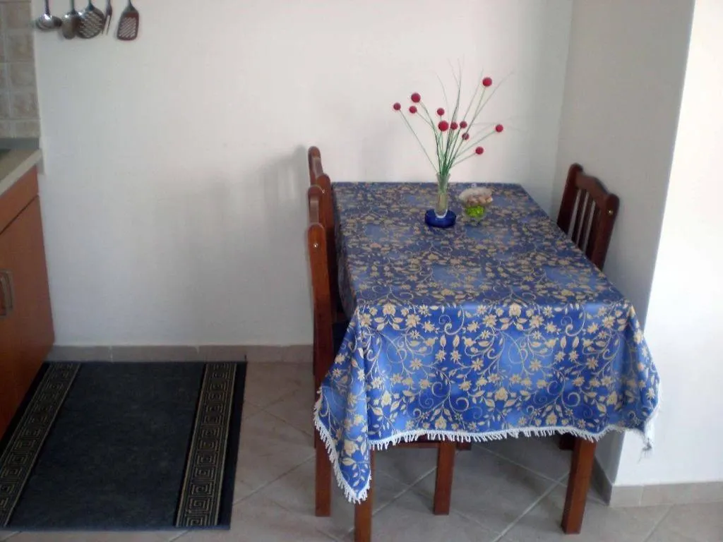 Signet Nv - Apartment For 2-3 Persons With Balcony Novi Vinodolski Croatia
