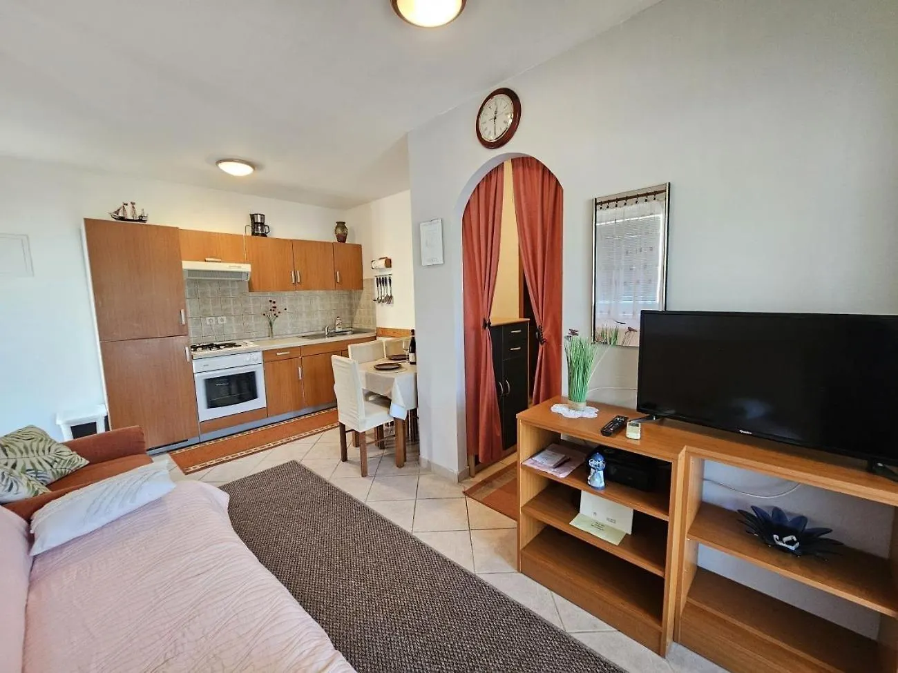 Signet Nv - Apartment For 2-3 Persons With Balcony Novi Vinodolski
