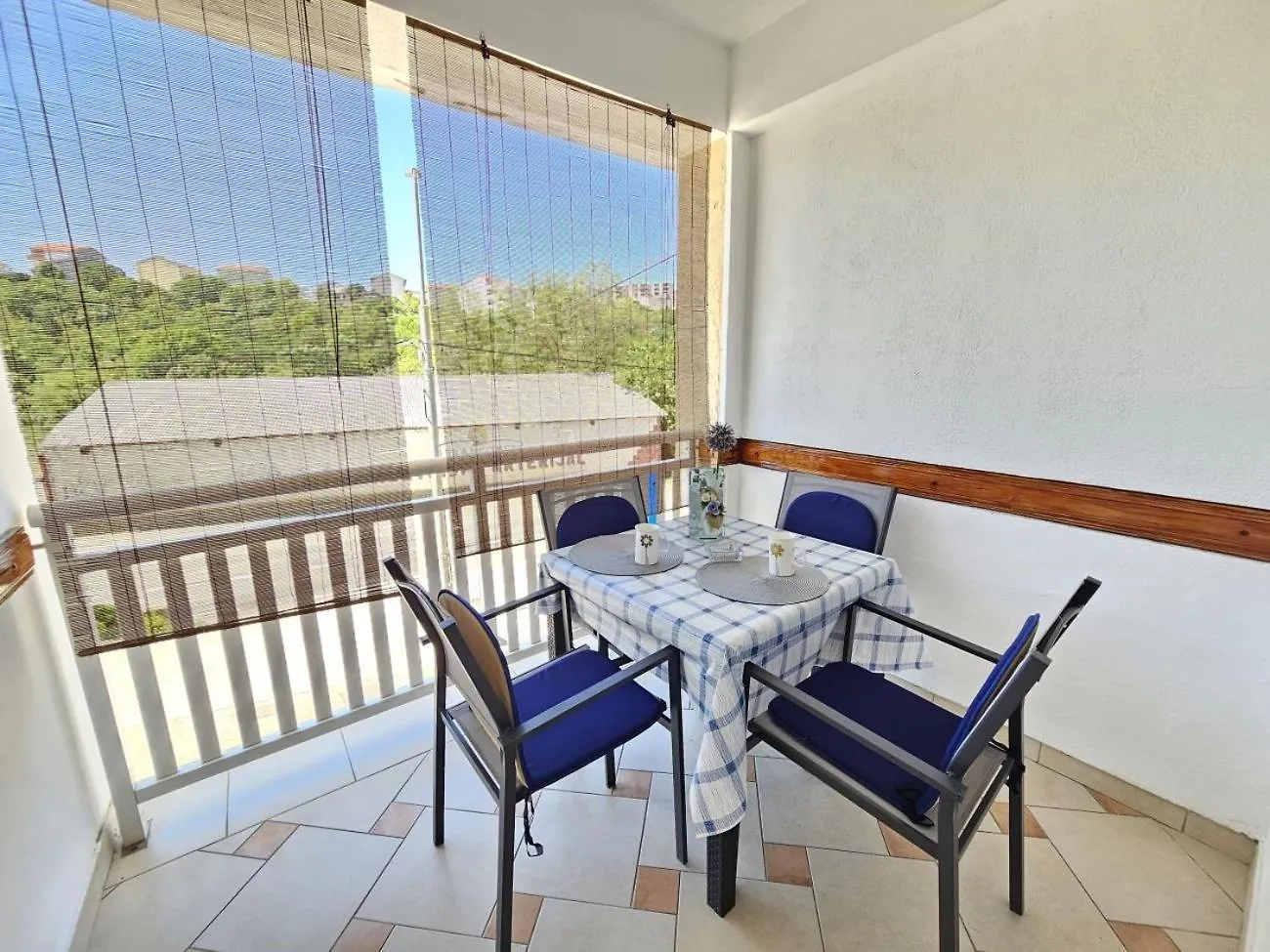 Signet Nv - Apartment For 2-3 Persons With Balcony Novi Vinodolski